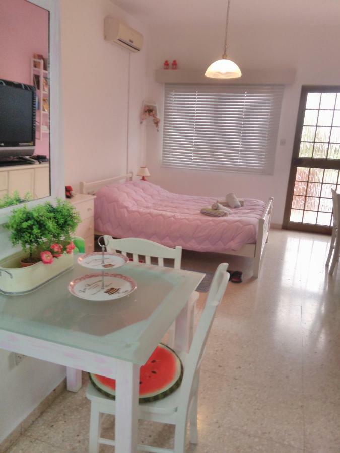 Yiota'S Cute Studio Paphos Kültér fotó